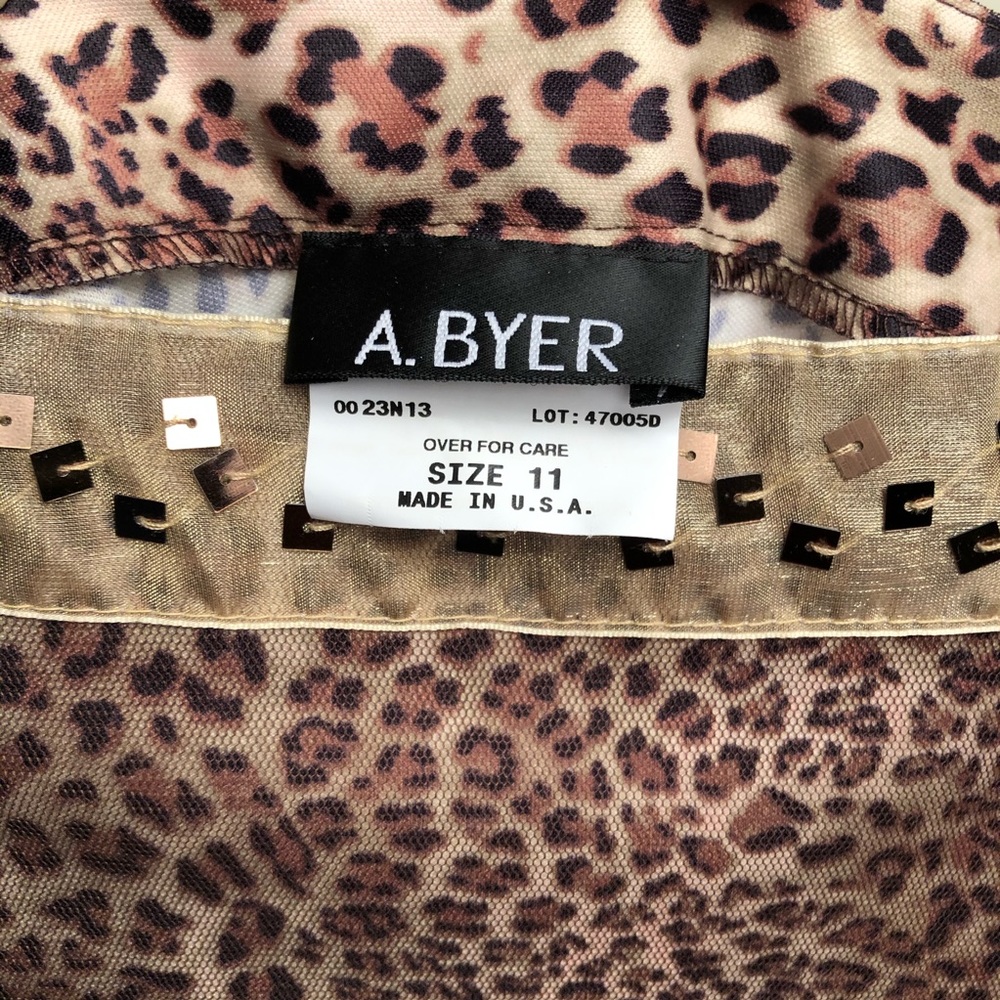 🛑SOLD📦 •
Leopard, Brown Mesh Overlay & Bronze Sequin Skirt•FINAL MARKDOWN - Picture 5 of 8